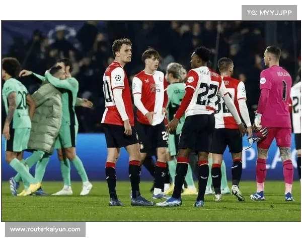 范佩西回归海伦芬主场对决费耶诺德 引发球迷热议